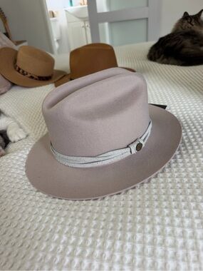 Brand New Two Roads Women’s Wide-Brim Felt Fedora Hat